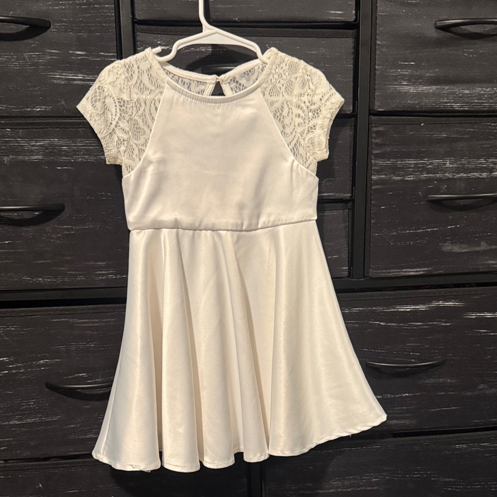 Calvin Klein Cream Lace Kids Dress - Picture 1 of 7